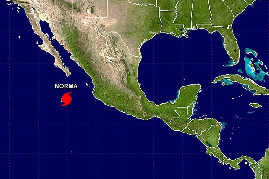 Hurricane Norma approaches Baja California, Storm warnings issued