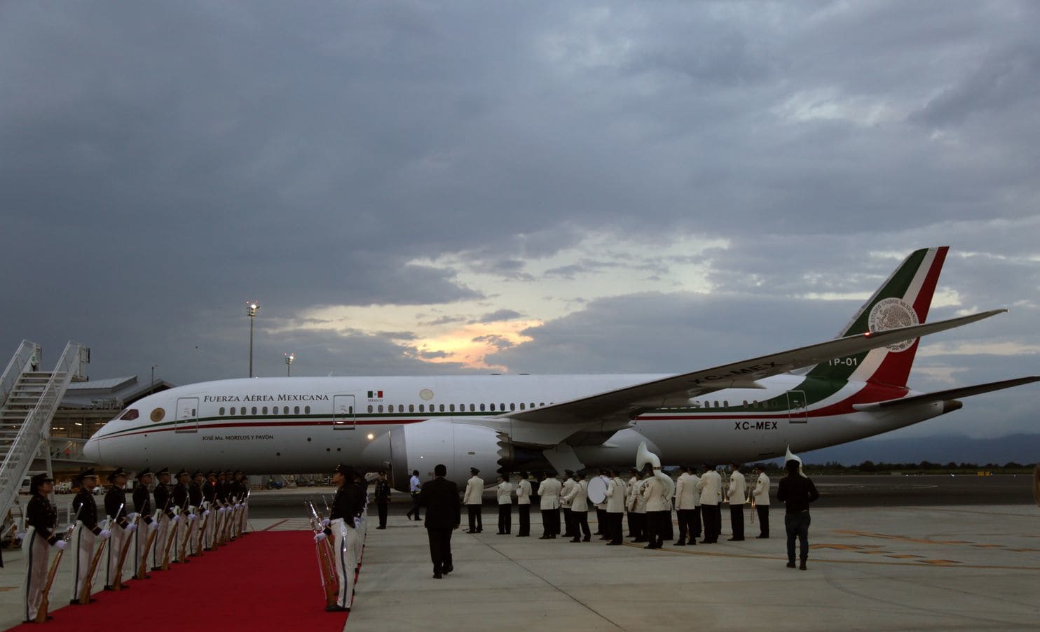 The man making an offer on Mexico’s presidential jet is a staunch advocate of the border wall