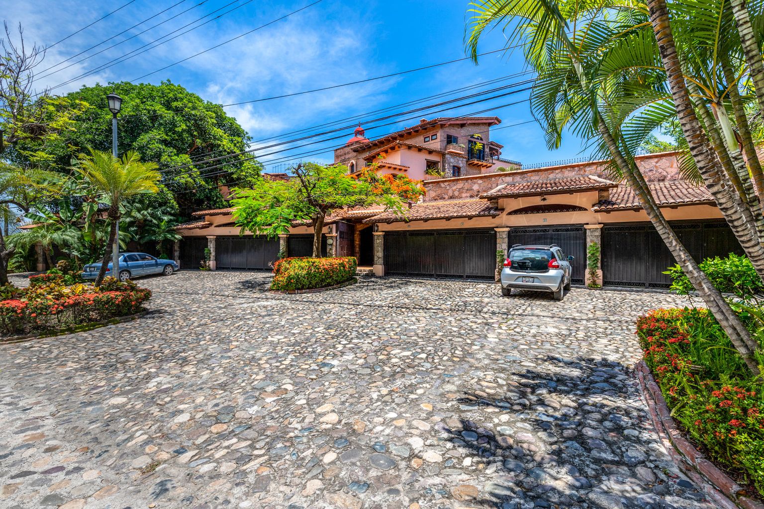 Villas Banderas 2 Puerto Vallarta Real Estate Sales and Vacation Rentals