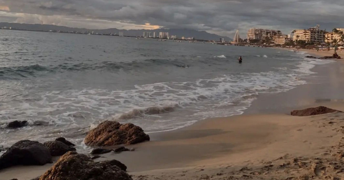 Banderas Bay has had red tide for 13 years