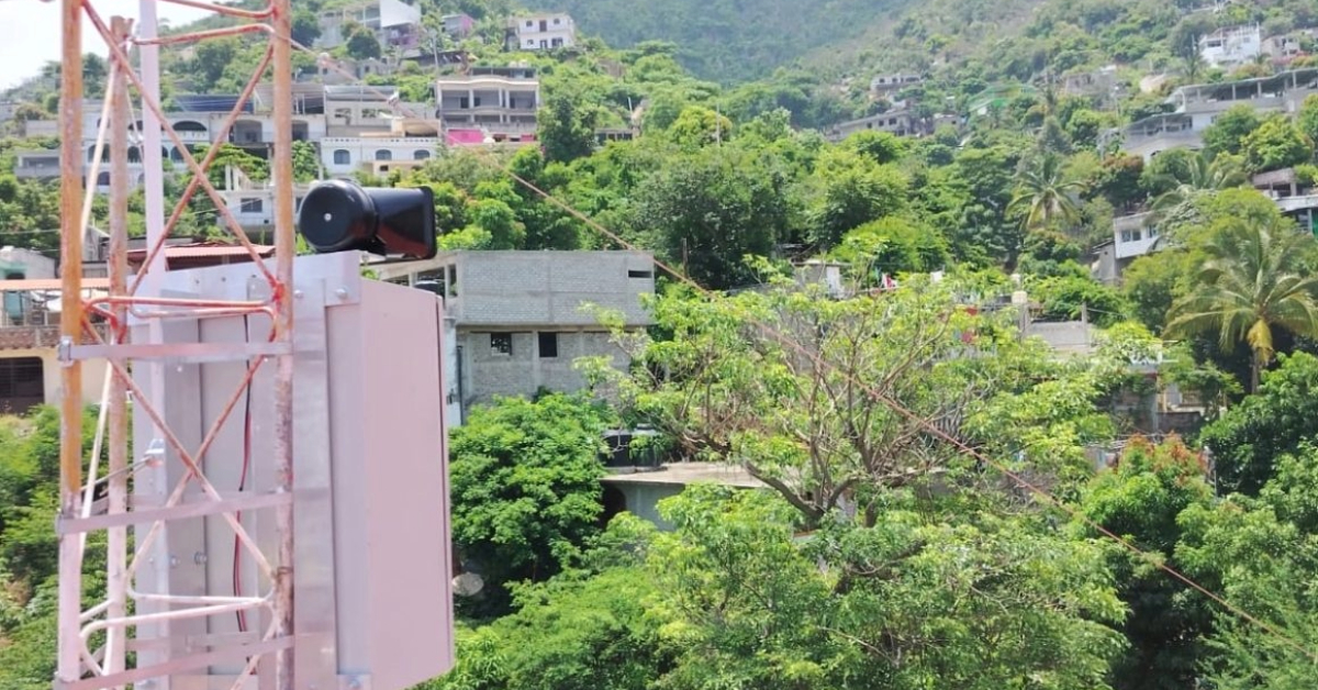 Acapulco installs new storm and earthquake warning sirens strengthen hazard alerts