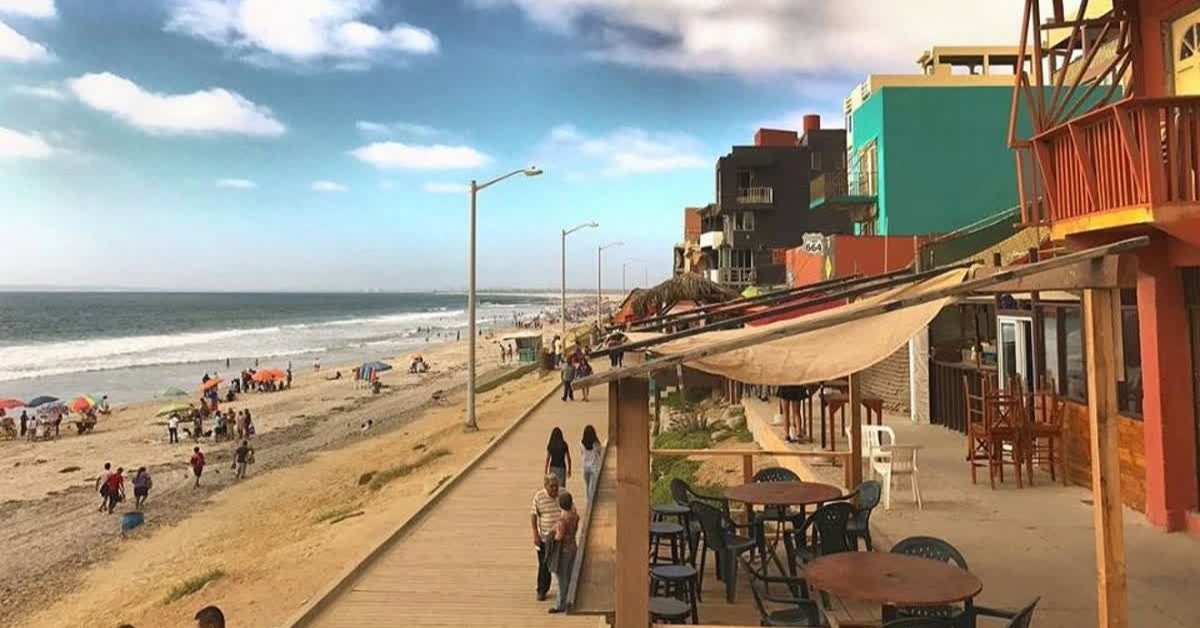 Playas de Tijuana vendors bet on vacation season for sales recovery