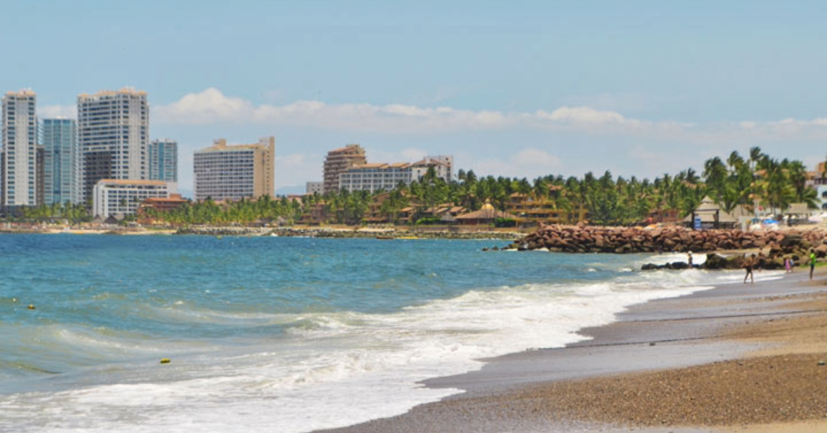 Polluted beaches Puerto Vallarta threaten local economy