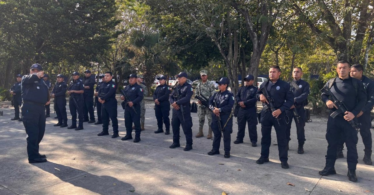 Cancún first home trained police class