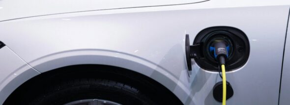 Electric vehicle charging station