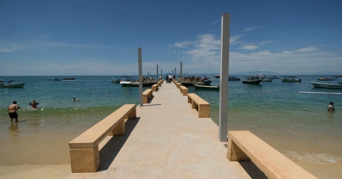 Las Ánimas tourist pier opens with promise of more works