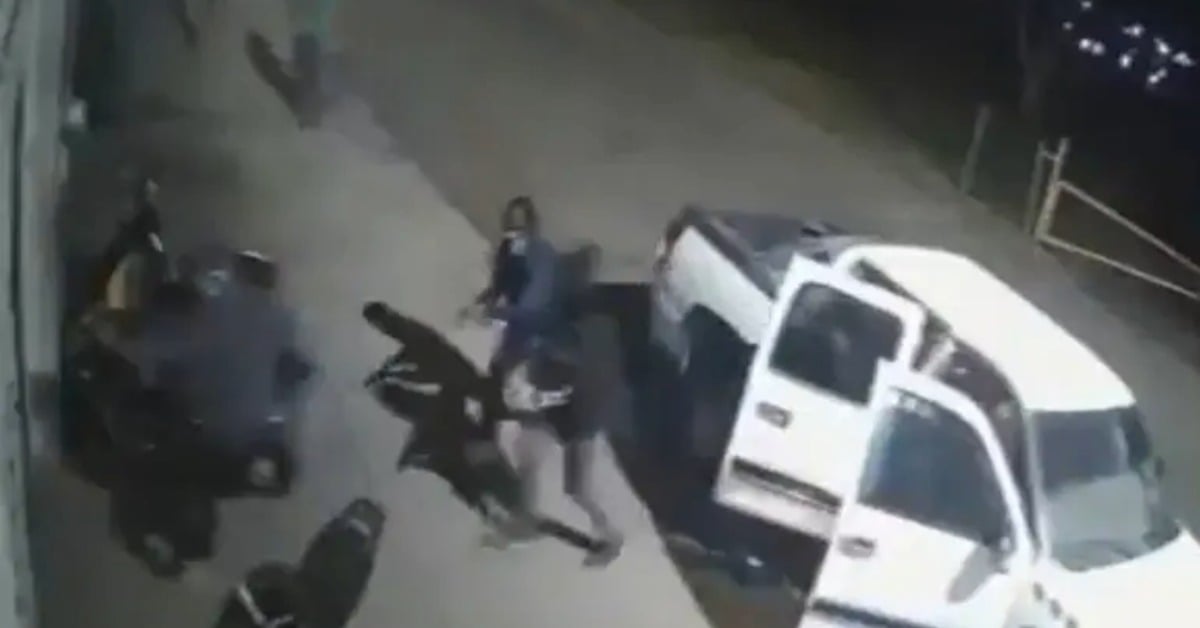 Mass Shooting in Guanajuato Bar Leaves at Least 8 Dead