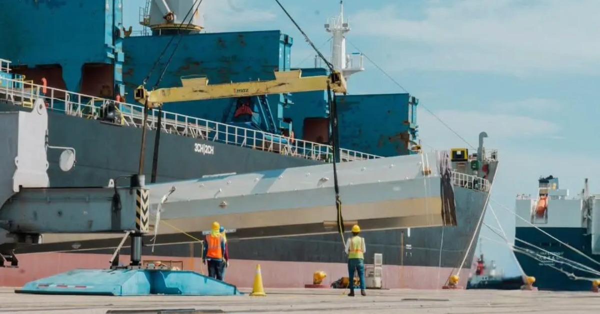 Mazatlán receives oversized electrical tower shipment from China
