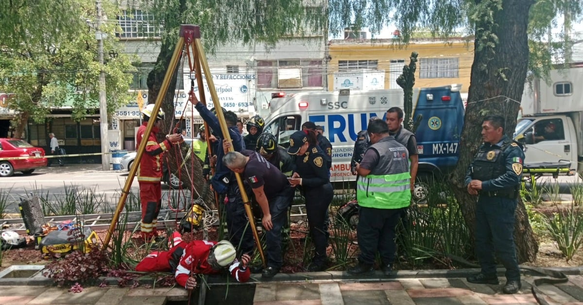 Mexico City sinkhole swallows pedestrian as crowd watches