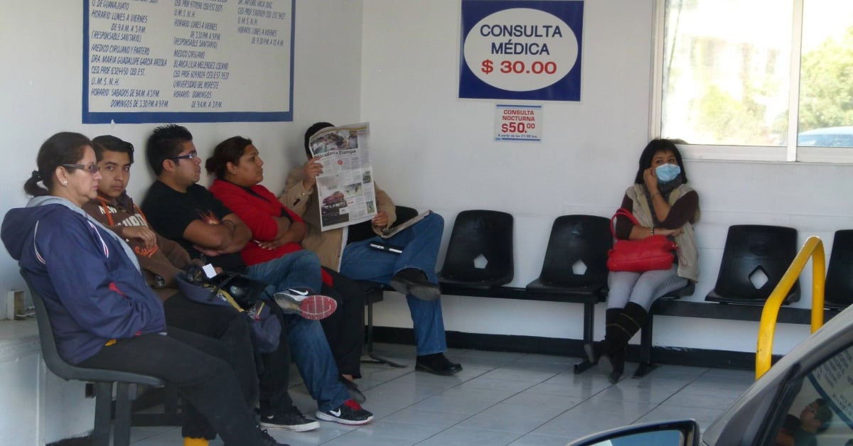 Mexico’s DIY Health System: How WhatsApp doctors, pharmacy clinics, and low-cost labs really work
