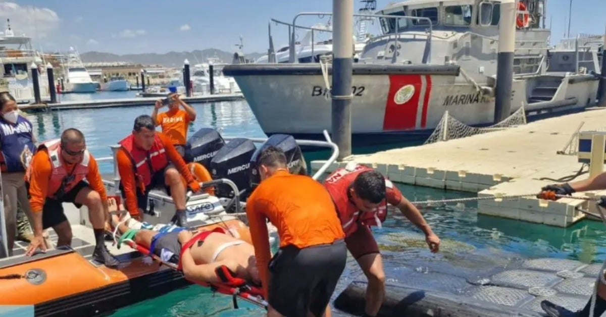 Navy evacuates injured bather near Playa del Amor