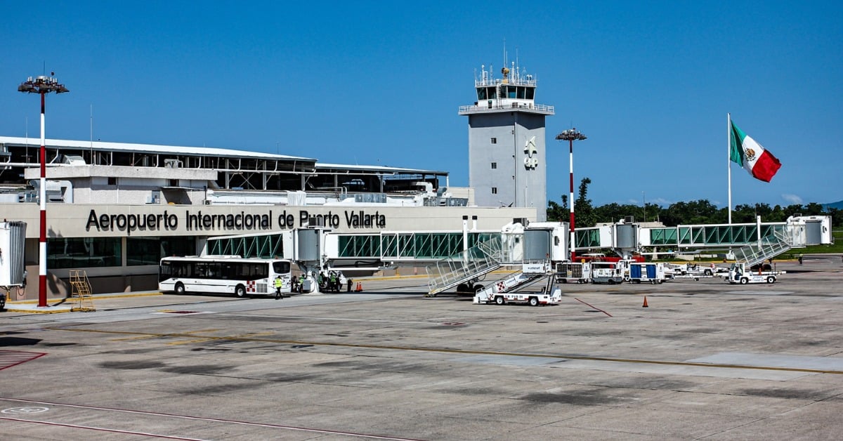 Puerto Vallarta airport runway closed