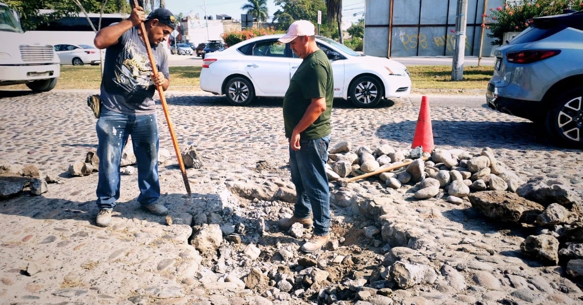 Puerto Vallarta water transit road problems