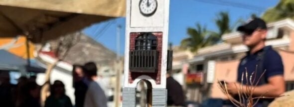 cabo san lucas monumental clock