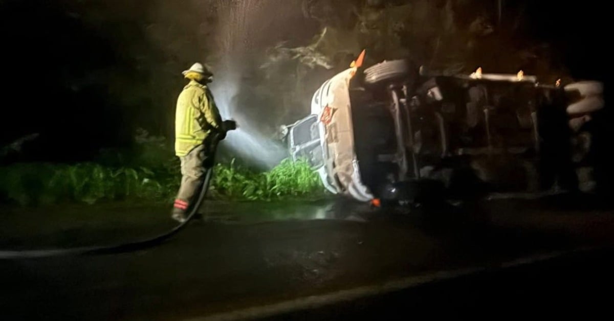 fuel tanker overturn cabo corrientes