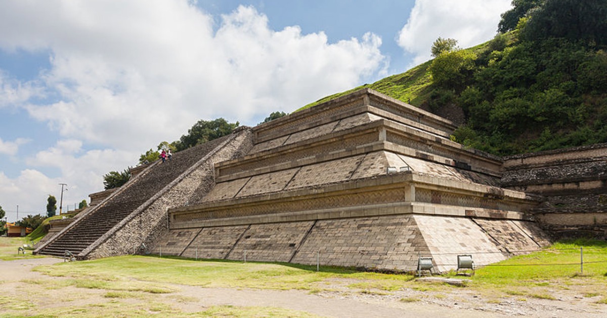 largest pyramid by volume in the world is in Mexico