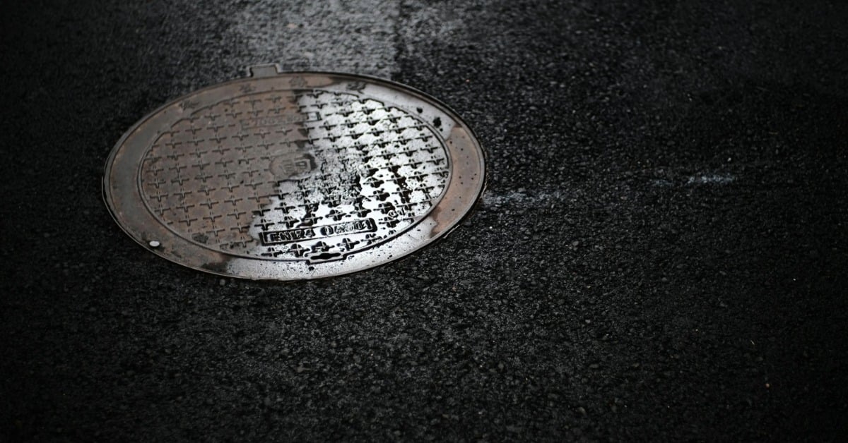 reinforced CFE manhole covers