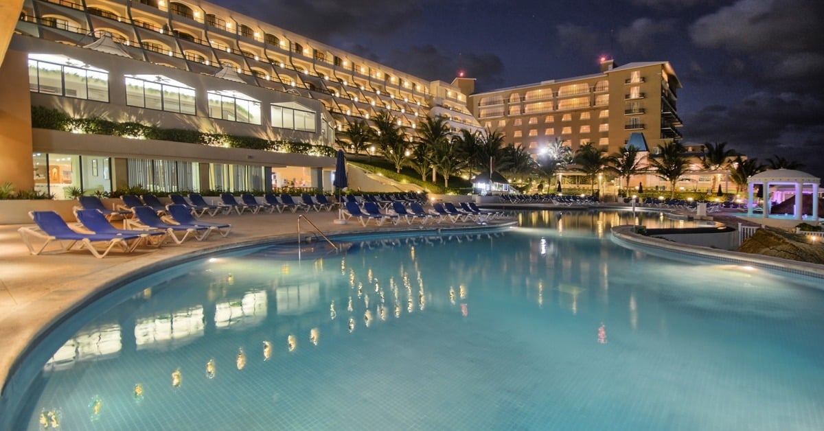 strike Parnassus Hotel