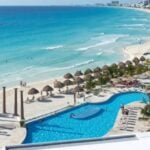 Cancún beach access
