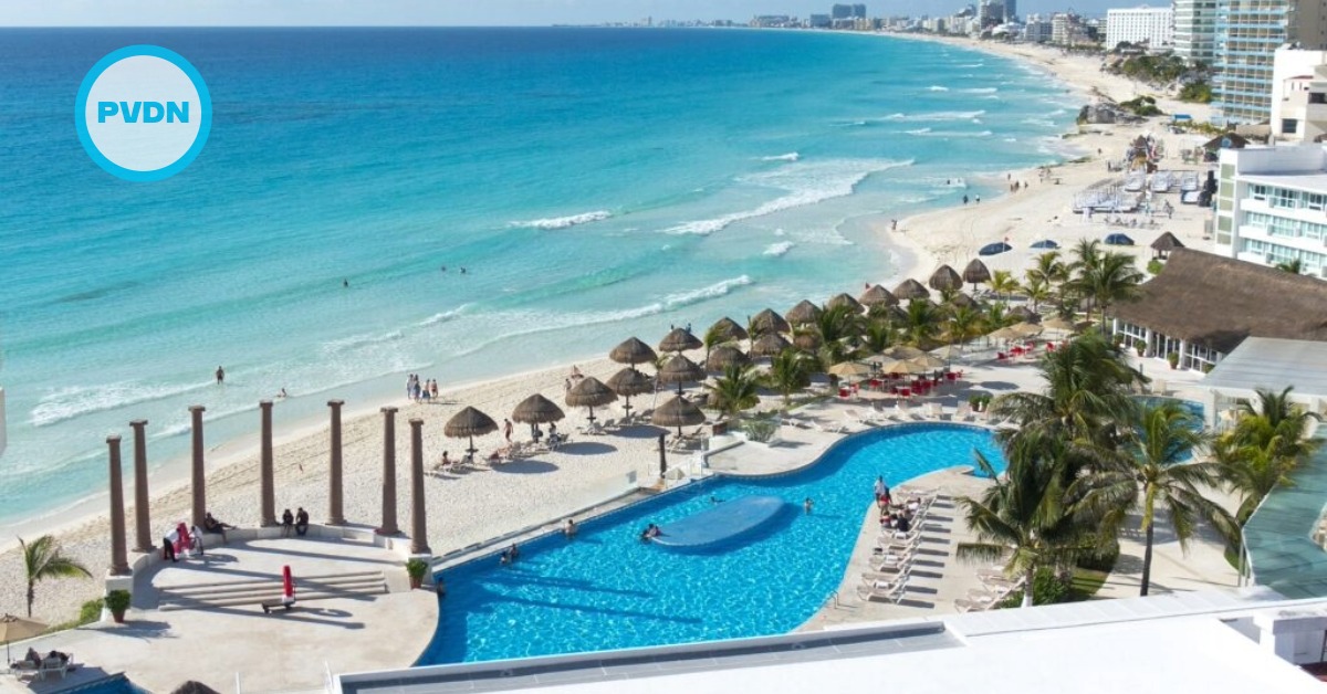 Cancún beach access