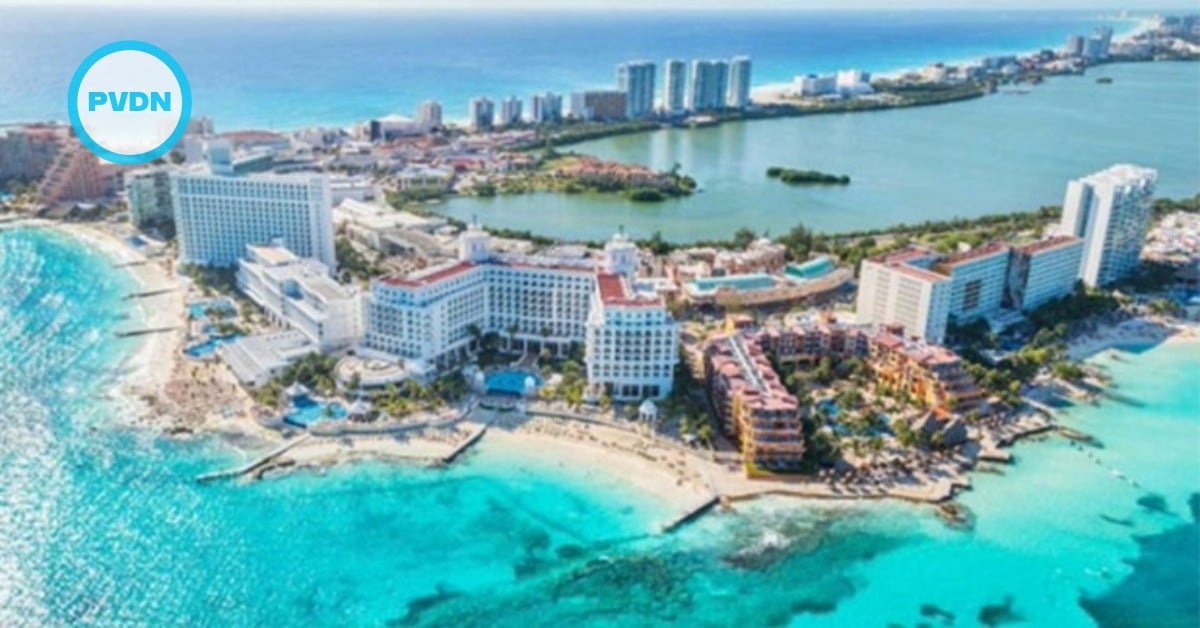 Cancun beach access