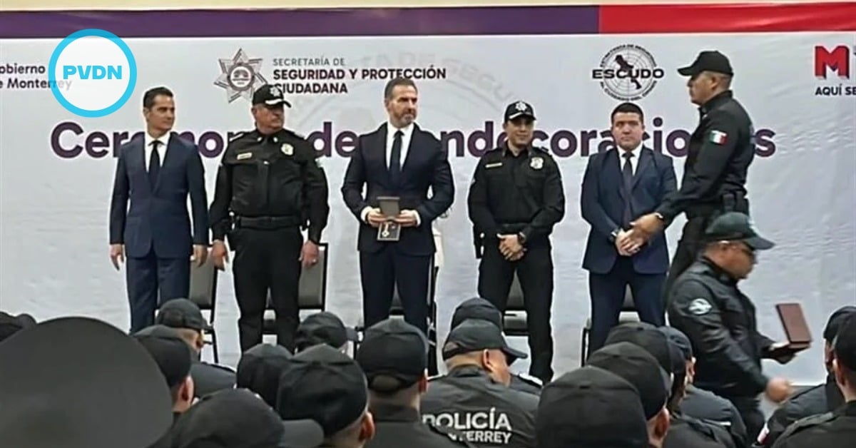 Monterrey police honors