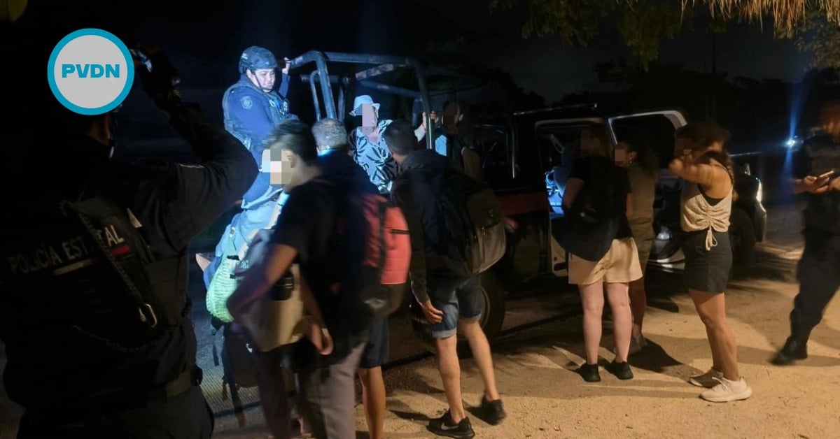 Xcaret stranded tourists