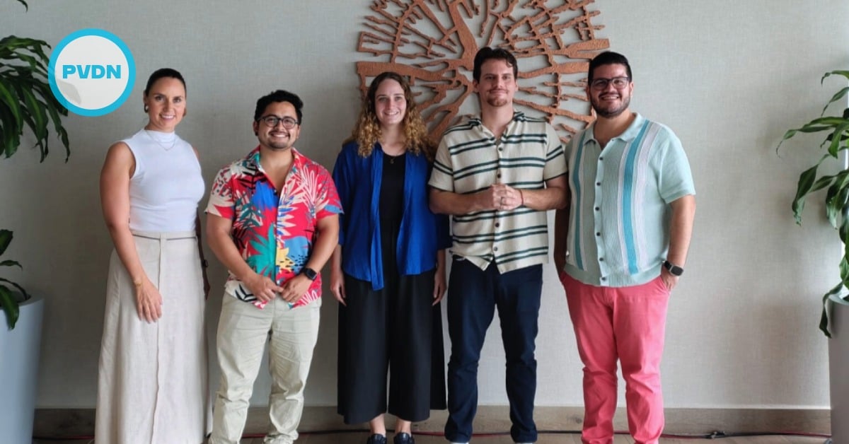 hilton cancun wave of art