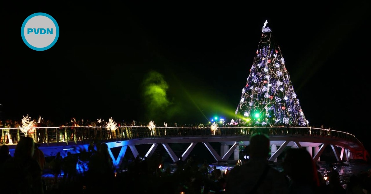Puerto Vallarta Pier Christmas Tree