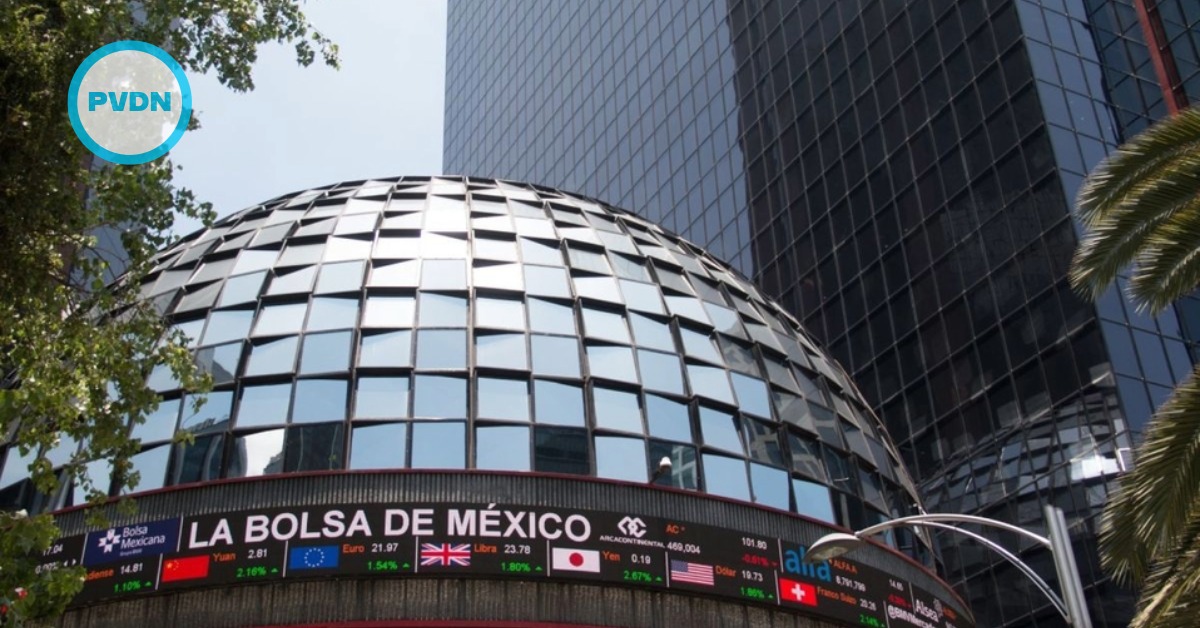 Mexican Stocks Hit Record High as IPC Index Tops 67,500