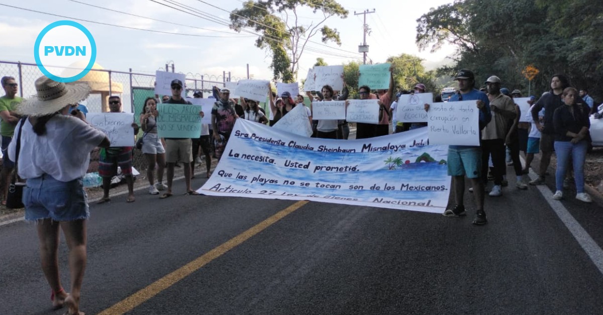 Protest blocks Highway 200 over Los Arcos fences today