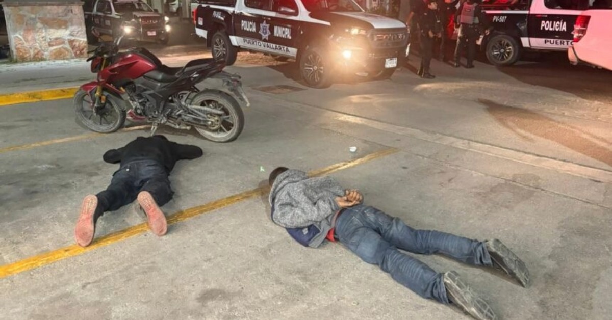 18 people arrested for looting convenience stores in Puerto Vallarta