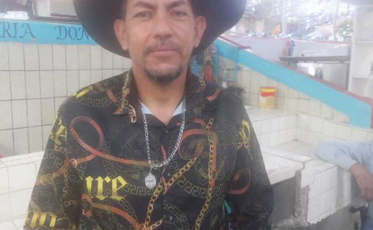 Ajijic neighbors support Berry Man after blockade loss