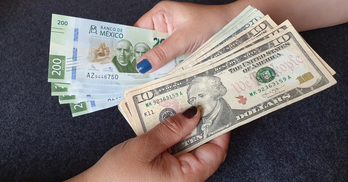Strong Peso Leaves American Tourists Spending Less in Mexico