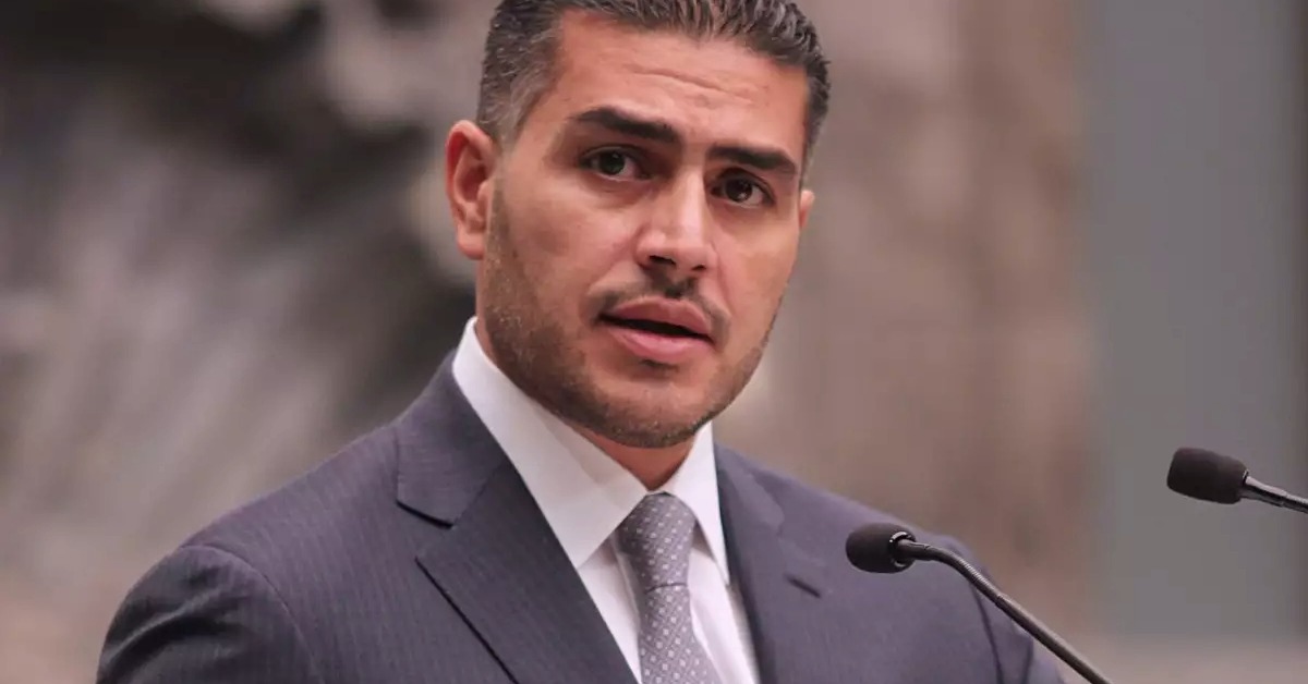 Mexico’s security chief says four CJNG successor figures are under investigation, as officials stress restored roads and no sustained violence.