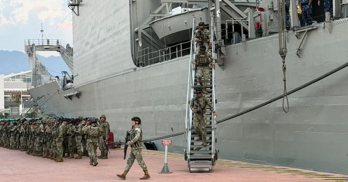 Navy ship arrives with 103 marines in Puerto Vallarta