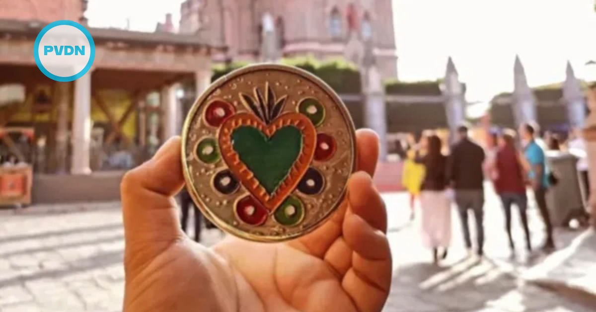 Viral engraved pocket mirrors in San Miguel de Allende