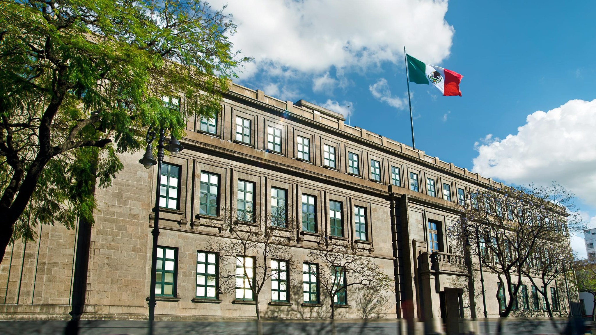 Court weighs whether cartels can silence witnesses