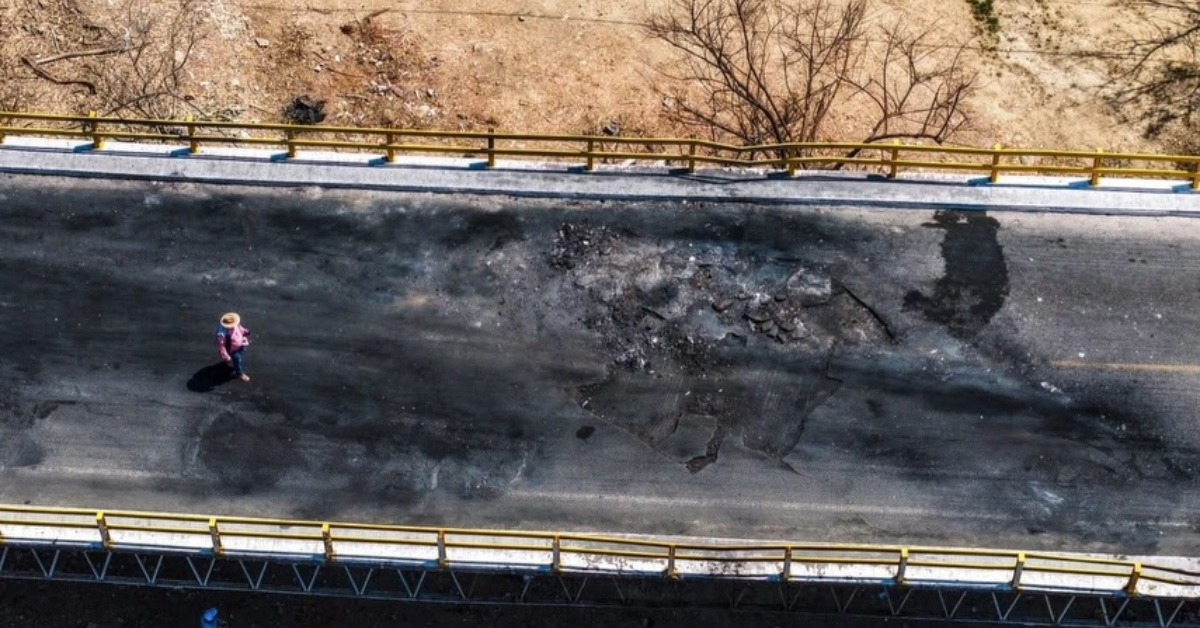 Explosives unit watches over Puerto Vallarta bridge work