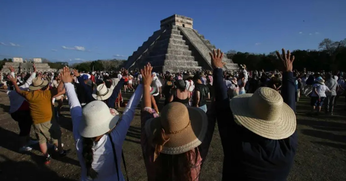 Mexico welcomes spring at Teotihuacán and Chichén Itzá