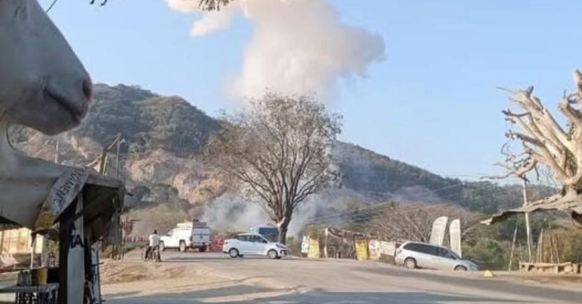 Puerto Vallarta bridge blast leaves one dead, one hurt