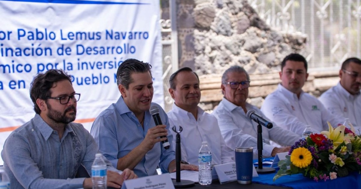 Ajijic Starts Underground Cable Project to Clear Historic Center