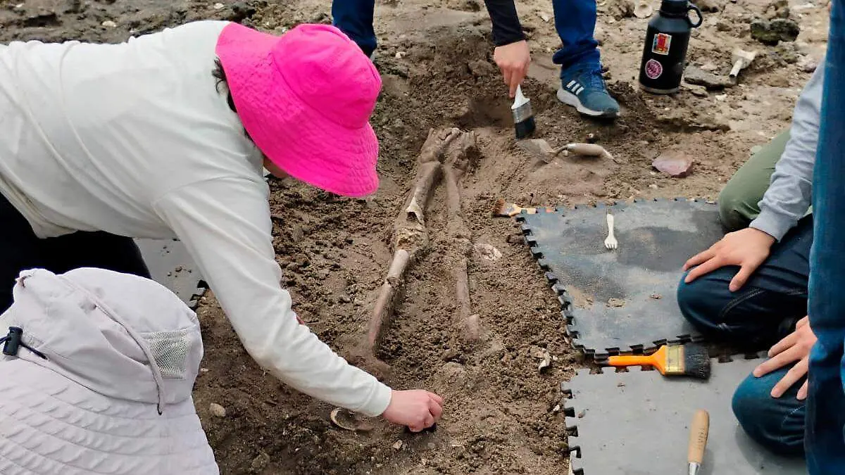 Ancient Burial in La Paz Reveals an Older Baja Story