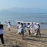 Boca de Tomates Cleanup Pulls 300 Kilos From Beach