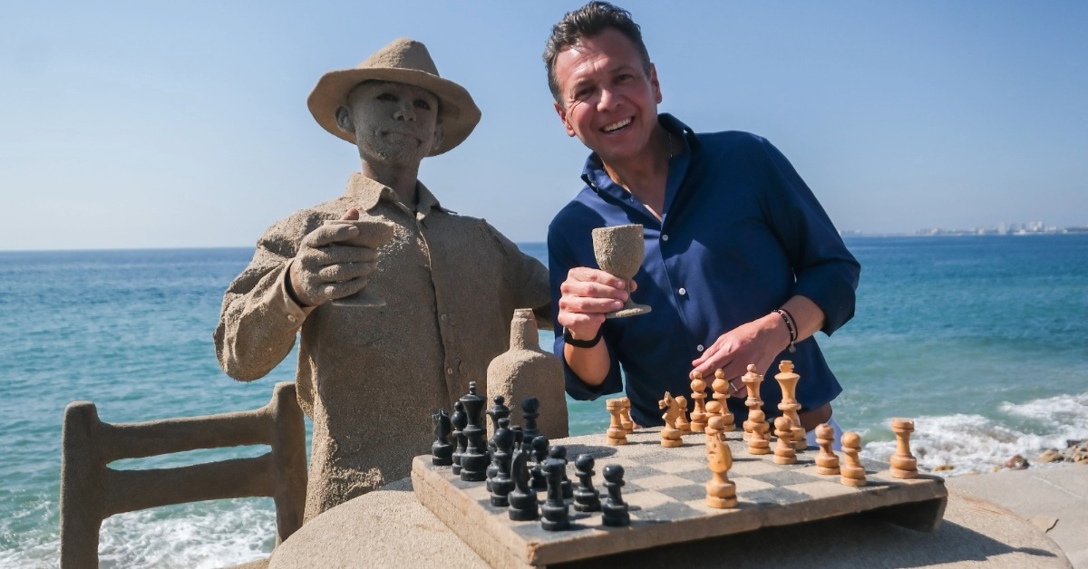 Governor says Puerto Vallarta will soon get a new health-sector investment