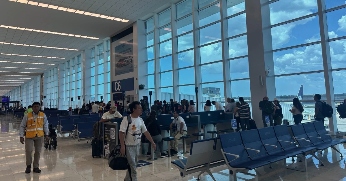 Mérida Airport Turns Waiting Time Into Reading Time