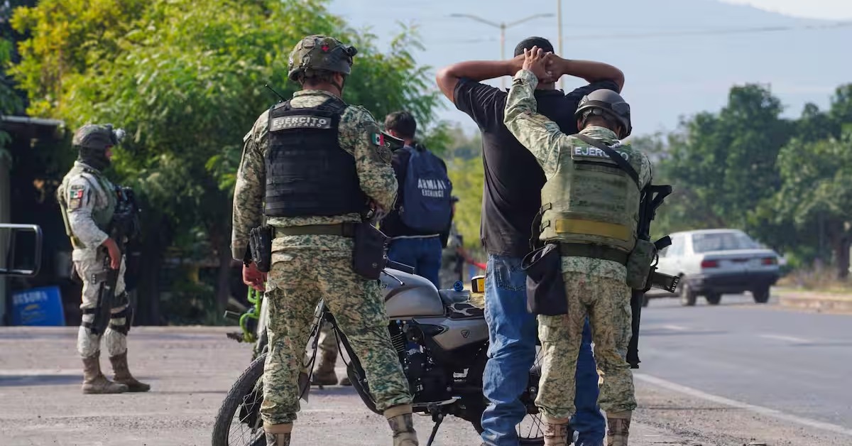 Mexican Cartels Hire Colombian Ex Soldiers for Skills