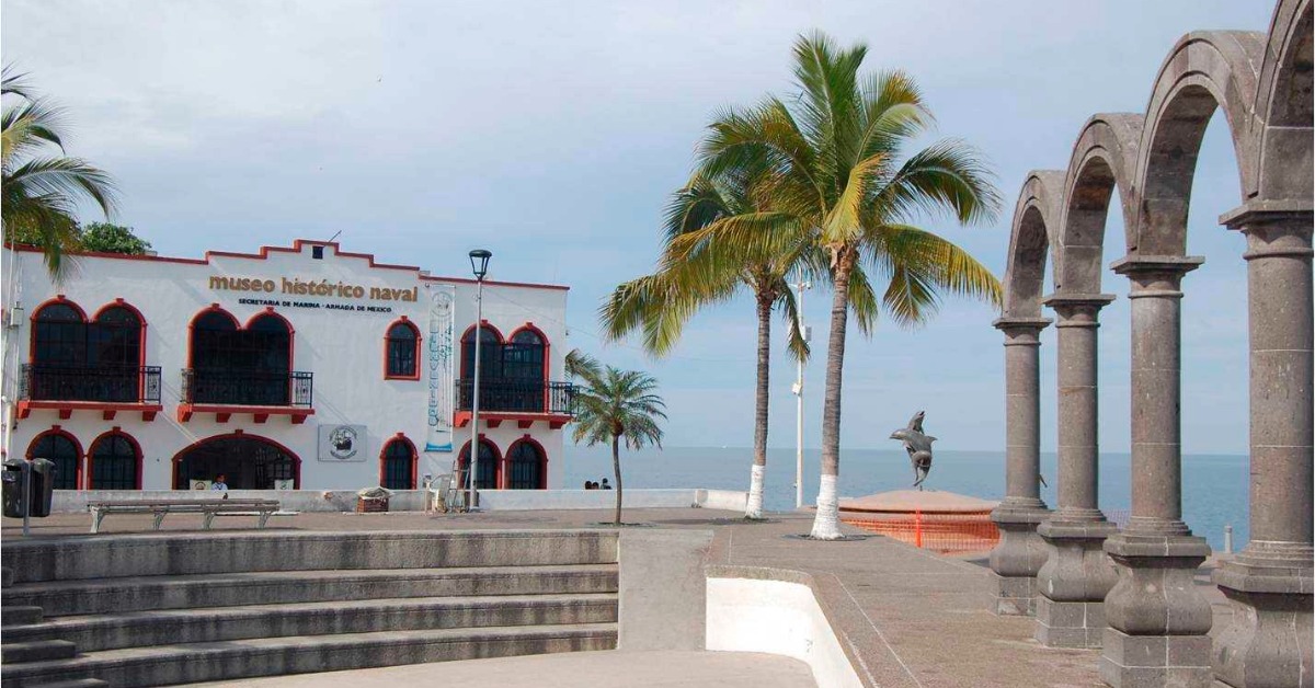 Navy Museum Night Brings Families Into Vallarta History