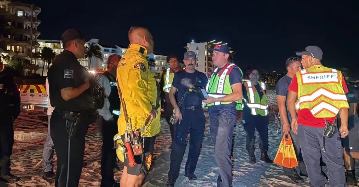 Person found alive after boat capsizes off Costa Azul