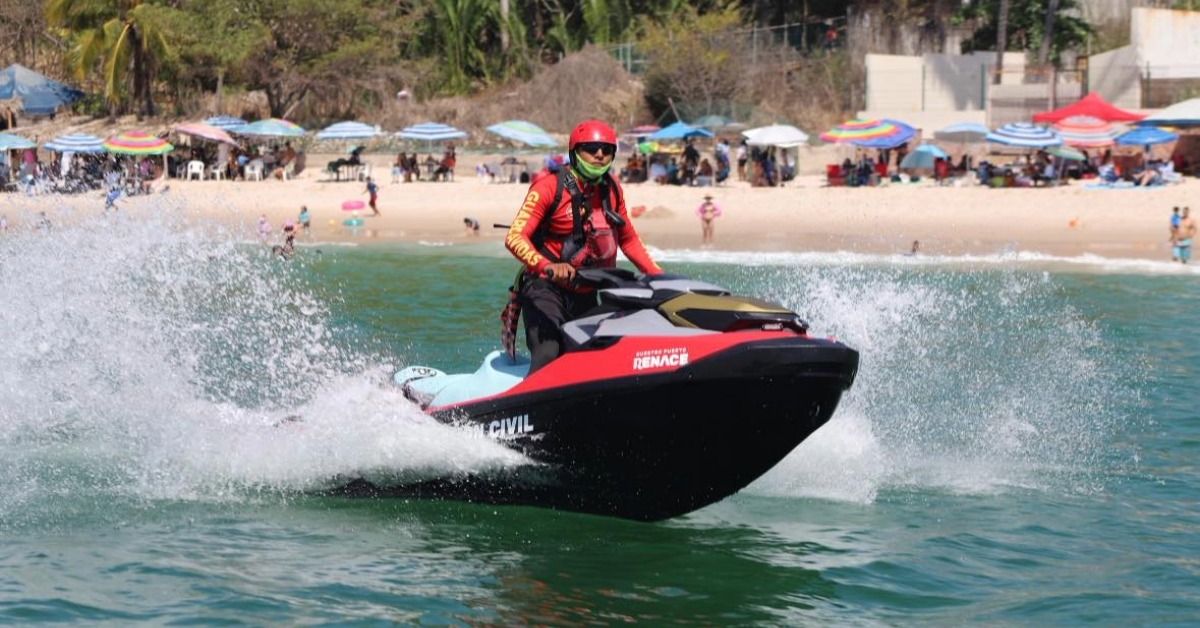 Puerto Vallarta expands beach watch for holiday rush